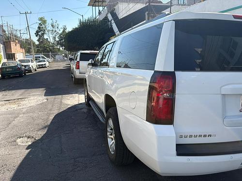 Chevrolet Suburban 2020 - Foto 3