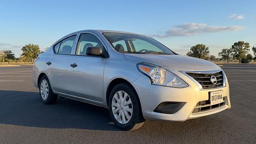 Nissan Versa 2018 en renta