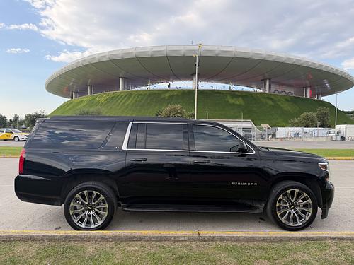 Chevrolet Suburban 2018 en renta