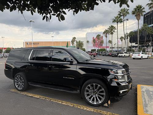 Chevrolet Suburban 2018 - Foto 3