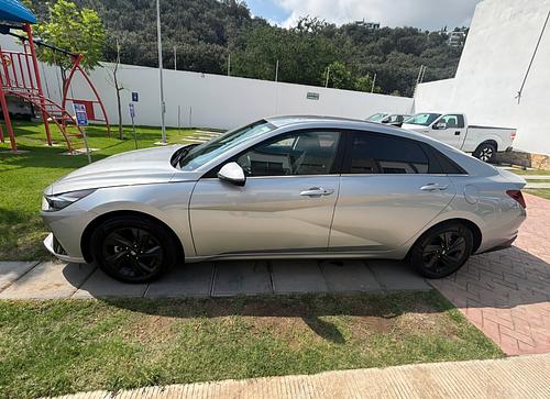 Hyundai Elantra 2022 - Foto 3