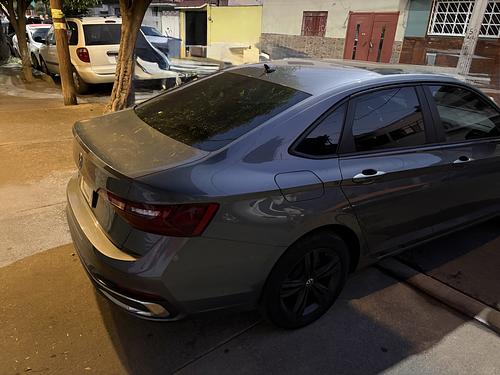 Volkswagen Jetta 2024 - Foto 3