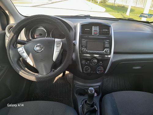 Nissan Versa 2016 - Foto 3