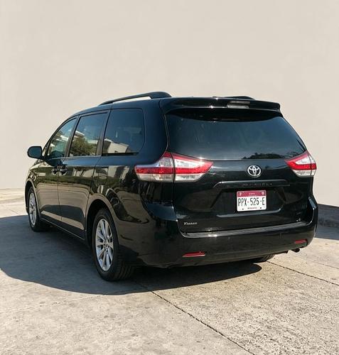 Toyota Sienna 2017 - Foto 3