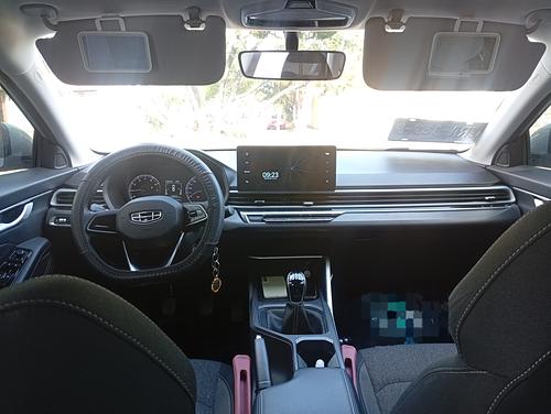 Geely Emgrand 2026 - Foto 4