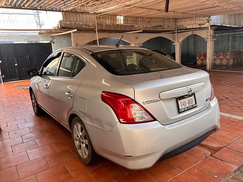 Nissan Versa 2016 - Foto 2