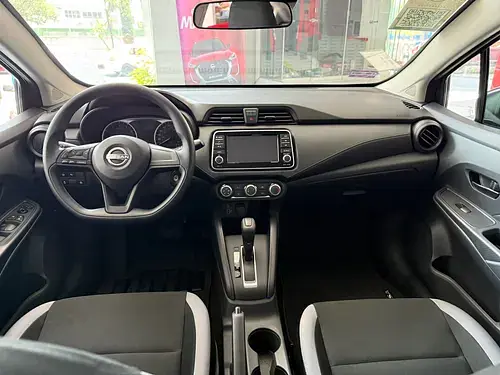 Nissan Versa 2023 - Foto 4