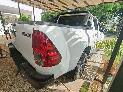 Toyota Hilux 2025 - Foto 3