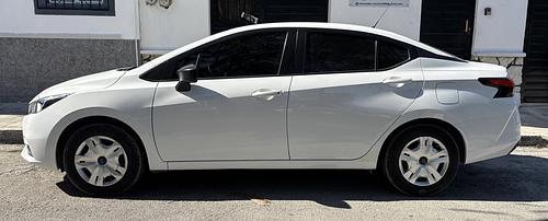 Nissan Versa 2022 - Foto 3