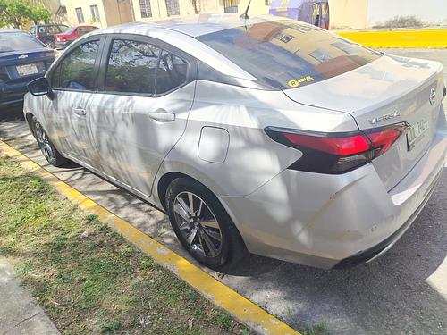 Nissan Versa 2022 - Foto 3